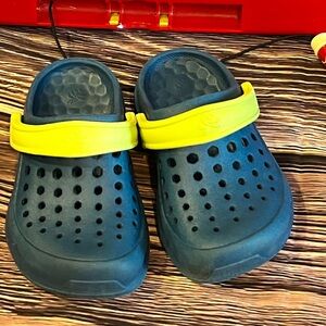 Blue and green Sandals with Adjustable Strap and Ventilation